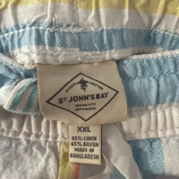 👚👖🥿💜 3-for-$10 💜👚👖🥿. 
Linen Shorts - Picture 3 of 4